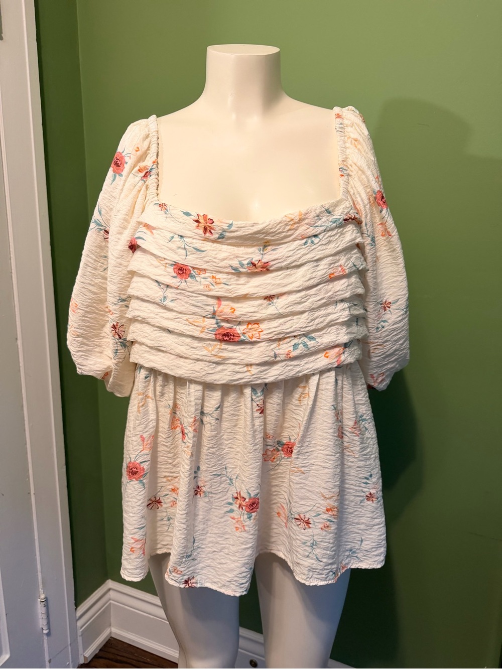 TORRID Smocked Ivory Floral Square-Neck Peasant Top SIZE 2x